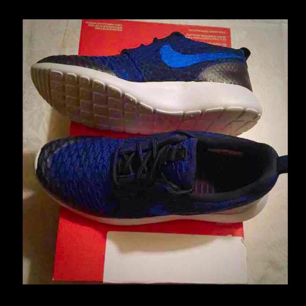 5.5 NIKE ROSHE FLYNIT NEW - Picture 3 of 3